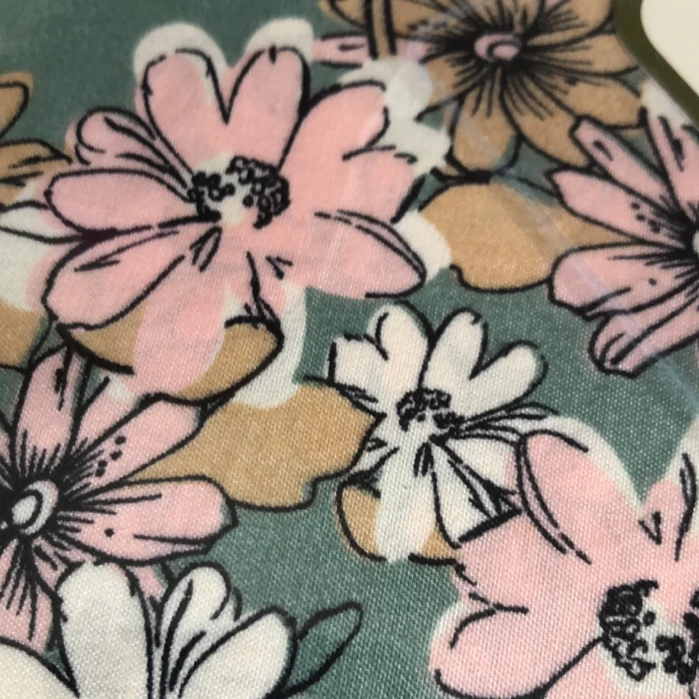 Vera Bradley QUEEN Sheet Set with Floral Pattern